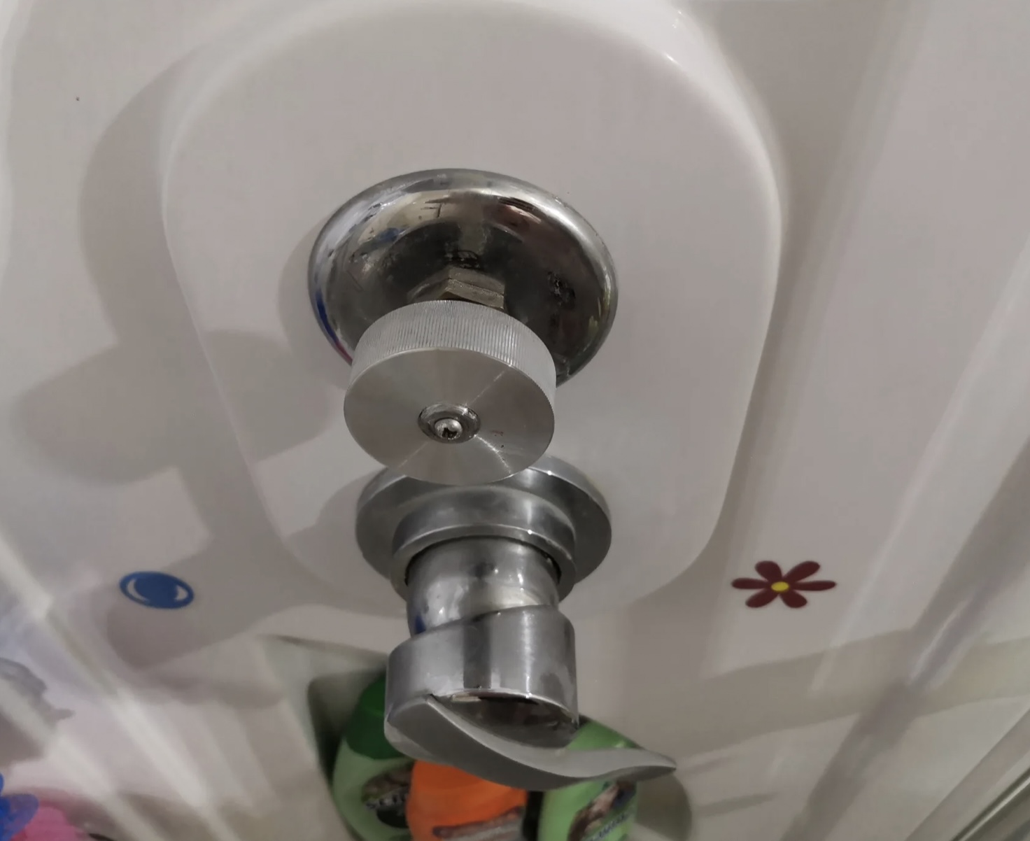 Замена смесителя душевой кабины Парк культуры метро Москвы — Демонтаж и ...